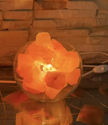 מנורת מלח כד קטן זכוכית 16 סמ ישנם 2 גדלים זה הגודל הקטן