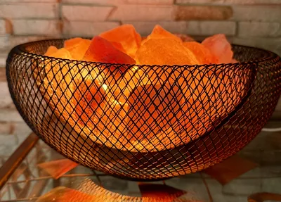 מנורת  מלח רשת מחוררת קוטר 30 סמ מיוחדת .